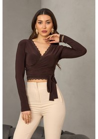 Resim Kadın Dantel Detaylı Kruvaze Bağlamalı Crop Bluz Kahve 