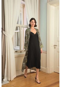 Resim Aria's Closet Arias Closet Çiçek Yaprak Ve Etnik Desenli Dantelli Ve Dekolteli Sabahlık Takımı Siyah 