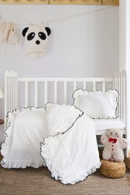 Resim Magnolia Fırfırlı Bebek Nevresim Takımı | 3'lü Set ( Nevresim-Çarşaf-Yastık Kılıfı) | Pamuklu, Siyah Biyeli, Yumuşacık | 100 x 150 cm 
