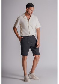 Resim Erkek Yandan Cepli Beli Lastikli Dokulu Kumaş Relaxed Fit Jogger Şort Siyah Siyah 