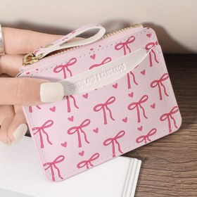 Resim Kadınlar için Ultra İnce Fermuarlı Cüzdan - Pembe Kalp fiyonklı Kompakt Kartlık, Hafif Günlük kart kılıfı, Güvenli Fermuar Kapatma & Yuva Düzenlemesi (Pastel pembe/, Hediye Fikri), Sevimli Cüzdan, Şık Aksesuar, Pürüzsüz Dokusu 