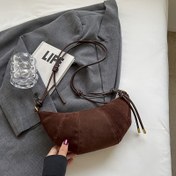 Resim Tek Renk Çapraz Vücut Çantası - Pürüzsüz Fermuarlı, Ayarlanabilir Askılı Premium Küçük Omuz Çantası; Kahverengi, Açık Kahve ve Koyu Kahve Renk Seçenekleri ile Seyahat için Hafif, İşe Gidiş-Geliş, Alışveriş, Gezintiler, Günlük Kullanım, Randevular ve Tatil Hediyeleri İçin İdeal, Vintage Tarzı, Minimalist Tasarım, Dayanıklı Polyester Yapısı, Çok Yönlü Aksesuar, Ofis Eşyaları, Seyahat Temel Malzemeler 