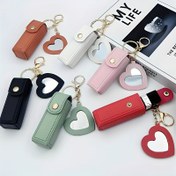 Resim Ruj Kutusu Anahtarlık Püskül, Kadın Makyaj Ruj Püskül Çanta Aksesuarı, Mini Kalp Şeklinde Küçük Ayna ile, saç tokası Tasarımı ile, Sırt Çantasına Asılabilir, Açık Hava Seyahati için Uygun 