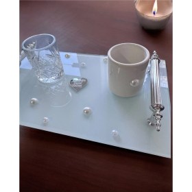 Resim Kırmızı Gümüş Incili Nişan Tepsisi, Şık ve Zarif Tasarım ile Özel Anlara Uyum Sağlar 