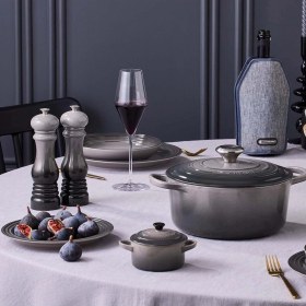 Resim Döküm Demir Yuvarlak Güveç Tenceresi, 28CM, 6,7 L, Ideal Yavaş Pişirme ve Fırınlama Için 