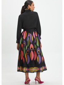 Resim Kadın Desenli Midi Boy Etek - Canlı Renkli İşlemelerle Özel Gün Ve Günlük Kombinler İçin Şık Tasarım Siyah 