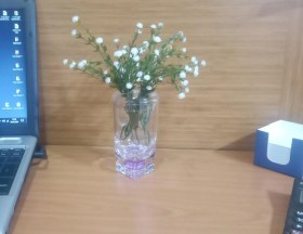 Resim 2 Adet Vazo Dahil,vazoda Çiçek,beyaz Yapay Çiçek,vazo Dekoratif Mor Damlalı 6x6x19cm Çok Renkli 