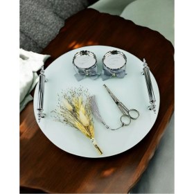 Resim Beyaz Gümüş Söz Nişan Tepsisi, Şık ve Zarif Tasarım, Özel Günleriniz Için Ideal 