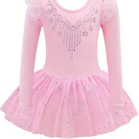 Resim Uzun kollu meshten yapılmış, parıltılı elmaslarla süslenmiş, kızların dans elbisesi. 