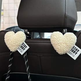 Resim 2 Adet Peluş Kalp Araba Koltuk Arkası Kanca - Uygun, Yumuşak Dokulu Malzeme, Çok Fonksiyonlu Araç Depolama Aksesuarları, Noel, Cadılar Bayramı, Sevgililer Günü Hediyeleri İçin İdeal 
