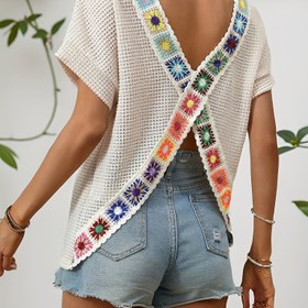 Resim Kadınlar için Kısa Kollu T-Shirt - V-Yaka, Renkli Çiçek Detaylı, Hafif Polyester Karışımı, Bahar/Yaz/Sonbahar için 