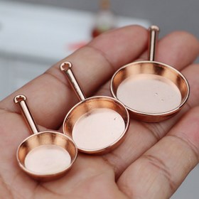 Resim 3 adet Mini Titanyum Alaşım Tencere Seti, Sarı, Noel Oyun Zamanı Eğlenceli Oyuncak, Ev Dekoru için Oyuncak Evi Tenceresi 