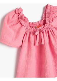 Resim Koton Bluz Fırfırlı Fiyonk Detaylı Kısa Kollu Pembe 3smg60004aw 3SMG60004AW274 Pembe 
