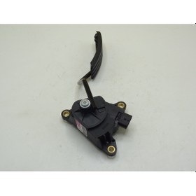 Resim Kangoo 2 Gaz Pedalı Kaptörü Mais 8200436864 