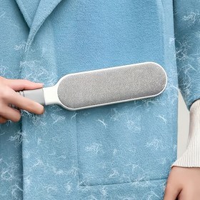 Resim 1 adet Çok Fonksiyonlu Manuel Elektrostatik Çöp Fırçası, Yeniden Kullanılabilir Plastik Sap, Elektrik Gerektirmez, Giysiler, Koltuk, Saç Alma, Evcil Hayvan Tüyleri Çözümü, Yatak Odası ve Oturma Odası Temel Gereksinimi 