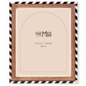 Resim Striped Fotoğraf Çerçevesi 25x30 Cm 