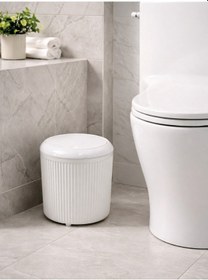 Resim Modern Çizgili Tasarımlı Click Kapaklı Şık Ve Kompakt Banyo Çöp Kovası Beyaz 