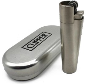 Resim Gümüş Metal Sigara Tabakası ve Çakmak 