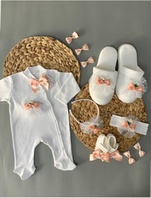 Resim Petite Ponpon Baby Yenidoğan Bebek Hediye Lohusa Terlikli Tulum Set 