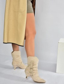 Resim V404022202 Ten Süet Alçak Topuklu Püsküllü Kadın Bot Ten-Süet 