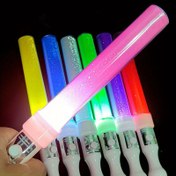 Resim 7 Paket LED Parlayan Çubuklar, 3 Parlayan Mod, Pil ile Çalışan Plastik Işık Çubukları Düğünler, Karnaval, Konserler, Kamp, Spor Etkinlikleri, Yılbaşı Kutlamaları, Ticari Aydınlatma, Noel, Tatil Ofisi, Yatak Odası, Otel, Parti, Restoran Dekorasyonu için Halloween, Noel Etkinliği ve Parti Malzemeleri 