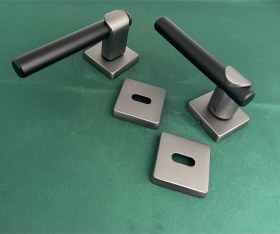 Resim Apollo Mat Skoç Füme Siyah Lüx Kare Rozetli Zamak Oda Kapı Kolu 1 Takım 