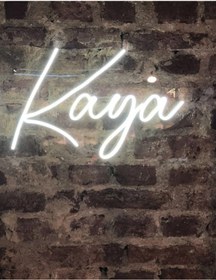 Resim Light 4 karakter isimli neon yazı 