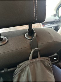Resim mihap studio Araç İçi Koltuk Arkası Çanta Askısı – Oto Kanca Aparatı 