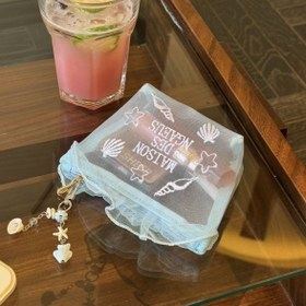 Resim 1 Adet Mavi Fileli Makyaj Çantası Kabuk Nakışlı - Kadınlar için Taşınabilir Kozmetik ve Hijyenik Ped Organizatörü, Zarif Çiçek Desenli, Şık ve Kompakt Aksesuar, Küçük Kozmetik Çanta, Dayanıklı Organizatör 