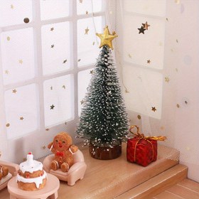 Resim 1 Adet Bebek Evi Noel Ağacı Dizayn - Gerçekçi Minyatür Yapım Artifisyonel Hediye, Altın Renkli Kar Taneleri ve İsimlerle Süslenmiş Dayanık Plastik/Rezinden Tatil Sahnesi Şovu Ekipmanları, Çocuk Oyuncaq Evleri ile Uygulama ihtiyaca Gerekmez | Rahat Bayramlara Özel Detallar & Zengin Bezeme, şimdi Satışta! 