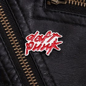 Resim Punk Elektronik Müzik Grubu Logosu Emaye Pin - Sırt Çantaları, Giysiler ve Şapkalar için Şık Aksesuar - Müzik Severler için Mükemmel Hediye 