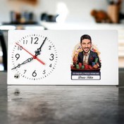 Resim Karikatürlü Erkek Poker Oyuncusu Masa Saati 