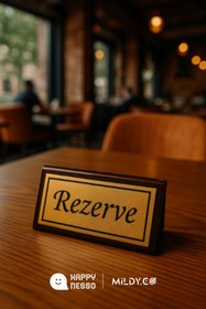 Resim Happynesso Masa Yazısı Serisinden SİYAH Pleksi Üstü TEK Yön GOLD Metal "REZERVE" Yazısı - 100 Mm X 50 Mm 