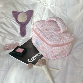 Resim Şık Pembe Kelebek Kontrol Baskılı Kozmetik Çantası - Şık Polyester Düzenleyici Pouch RFID Engelleme Astarı ile, Makyaj, Cilt Bakımı ve Banyo Gereksinimleri için Mükemmel, Banyo Düzenleyici | Kelebek Baskılı Çanta | Dayanıklı Kumaş, Makyaj Düzenleyici 