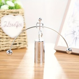 Resim 1 adet Paslanmaz Çelik Denge Heykeli, Masaüstü Ofis Süsü, Dinamik Kaldırma Figürü Dekoru, Benzersiz Koleksiyonluk Gadget Hediyesi, Çok Yönlü İç/Dış Mekan Metal Salıncak Sanat Süsü 