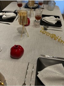 Resim Dertsiz Simli Masa Örtüsü Gümüş Renk 