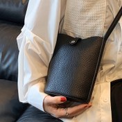 Resim Şık Minimalist Çapraz Çanta - Geniş & Hafif, Kadınlar için Telefon Cebi Olan Sentetik Deri Omuz Çantası, Günlük Kullanım | Şık Tasarım | Sentetik Deri Çanta 