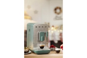 Resim SMEG 50'S Style BCC02 Espresso Otomatik Kahve Makinesi Emerald Green Special Edition 