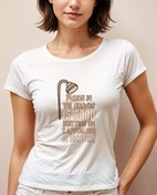 Resim Sh*tting on capitalism Geniş Yaka Tişört 