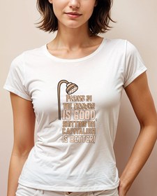 Resim Sh*tting on capitalism Geniş Yaka Tişört 