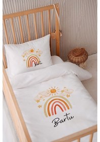 Resim %100 Pamuk Saten Isme Özel Isimli 100x150 Bebek Yatak Nevresim Seti Güneşli Gökkuşağı 