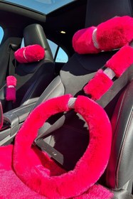 Resim TASARIM ARABAM ATİKE ELİF AKIN Tasarım Arabam Atike Alif Akın Fuşya Kürk Gümüş Taş Şeritli Minderli Set 