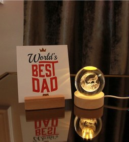 Resim Babalar Günü'ne Özel 3d Boyutlu Kristalleşmiş Cam Işıklı Küre Ahşap Standlı & Gift Kart Ve Ahşap Notluk 