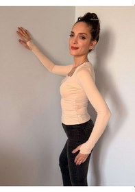 Resim Ali Butik Pudra Parmak Geçmeli Kare Yaka Bluz Pudra 
