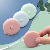 Resim Nordik tarzda 2 metre uzunluğunda geri çekilebilir plastik yuvarlak yumuşak deri mezura, yükseklik ve üç farklı boyut ölçümü için taşınabilir, kırtasiye ve mağazalar için uygundur. 