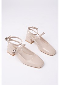 Resim Muggo Chopra Kare Burun Çift Kemerli Bilekten Bağlamalı Arkası Açık Kısa Topuklu Ayakkabı Ten Rugan 