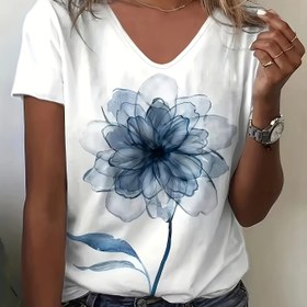 Resim Kadınlar için Rahat V-Yaka T-Shirt, Canlı Mavi ve Beyaz Çiçek Baskısı - Kısa Kollu, Esnek Kumaş, Bahar/Yaz için Mükemmel, Yaz Üstü | Çiçek Baskılı Üst | Parlak Bitiş, Bayanlar T-Shirtleri 