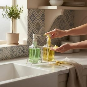 Resim AmberHaus 2'li Standlı Kare Cam Sabunluk Seti | 2 x 500 ml | Ferforje Metal Standlı Siyah & Krem Renk Seçeneği | Sünger/Fırça Bölmeli Mutfak ve Banyo Düzenleyici (Krem) 