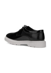 Resim Erkek Günlük Casual Ayakkabı Damat Bağcıklı Beyaz Tabanlı Benek Detaylı Klasik Kundura K-384-1 Siyah Rugan 