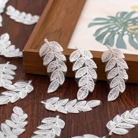 Resim 10'lu Paket Beyaz Tül Yaprak Aplike - 6.2x3.0 cm Detaylı Dantel Tarzı DIY El İşi Süslemeler, Gelinlikler ve Ev Dekoru için 